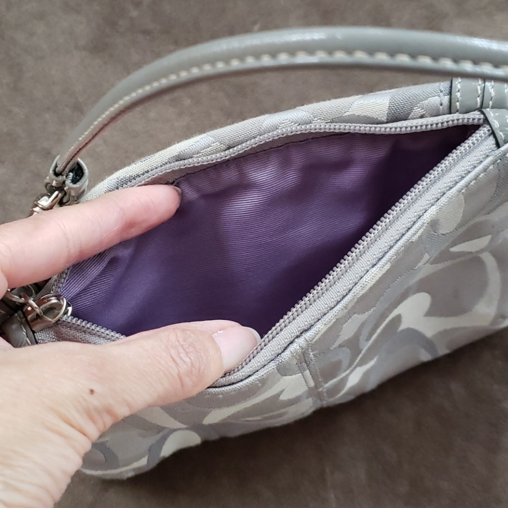 Classic Coach Wristlet - Picture 7 of 8
